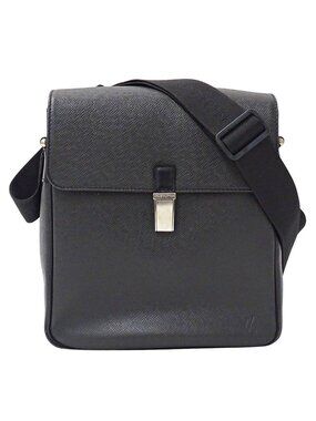 Louis Vuitton Taiga Shoulder Bag Yaranga Ardoise Black